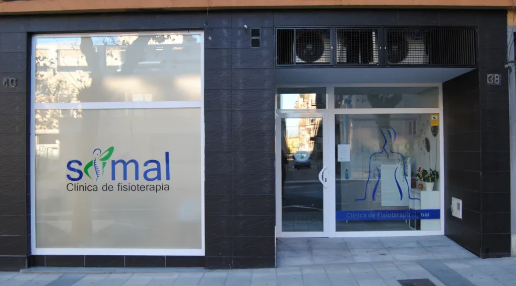 Fachada de la clínica Simal Fisioterapia en Salamanca