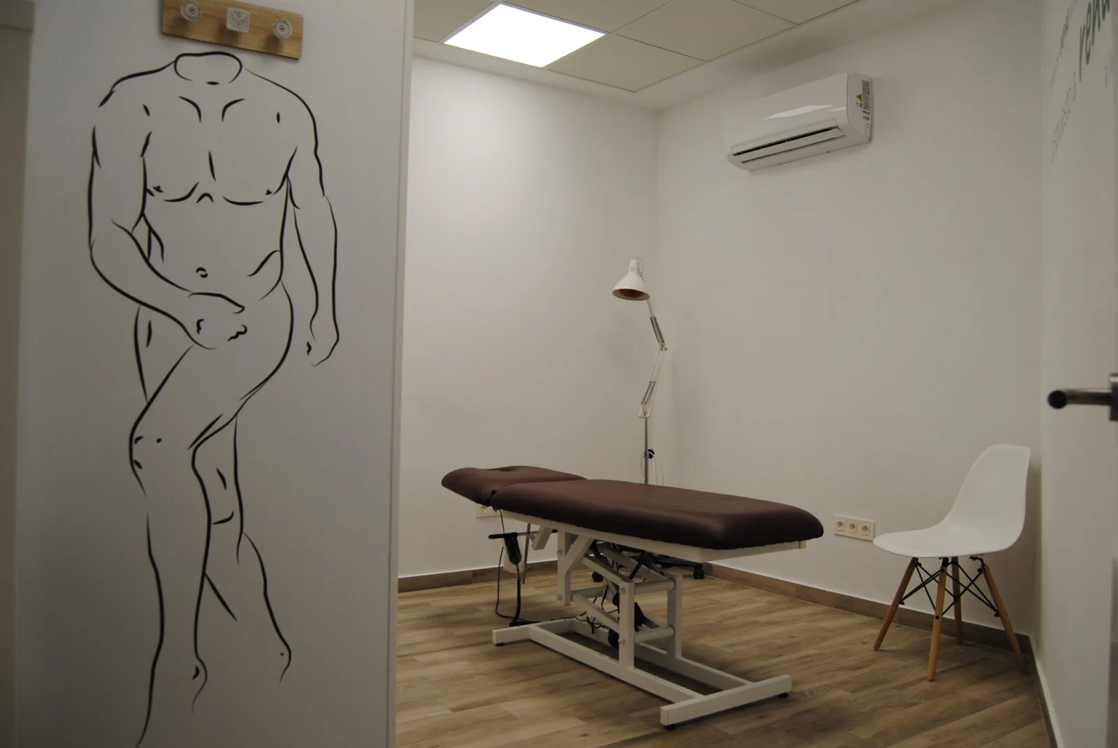 Sala de tratamiento individual de Simal Fisioterapia
